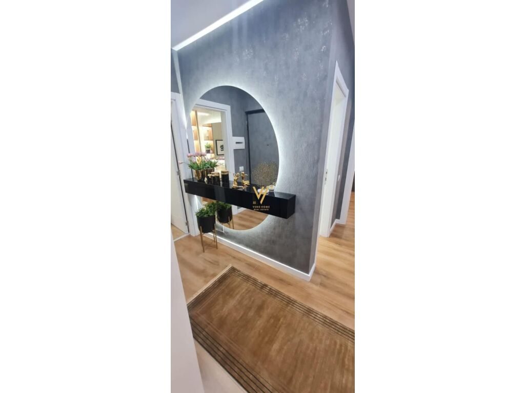 Jepet Apartament 2+1+2+ballkon me qera te Komuna e Parisit 120 m2 2