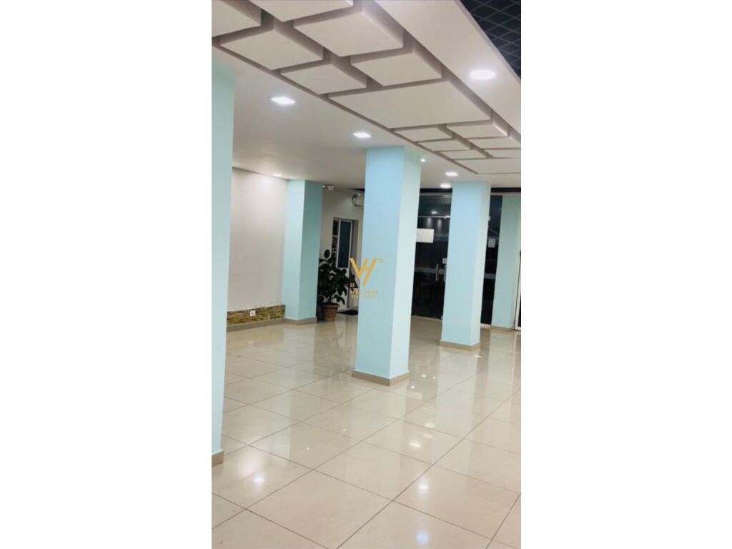 Jepet ambjent biznesi me qera ne Laprake 180 m2 1