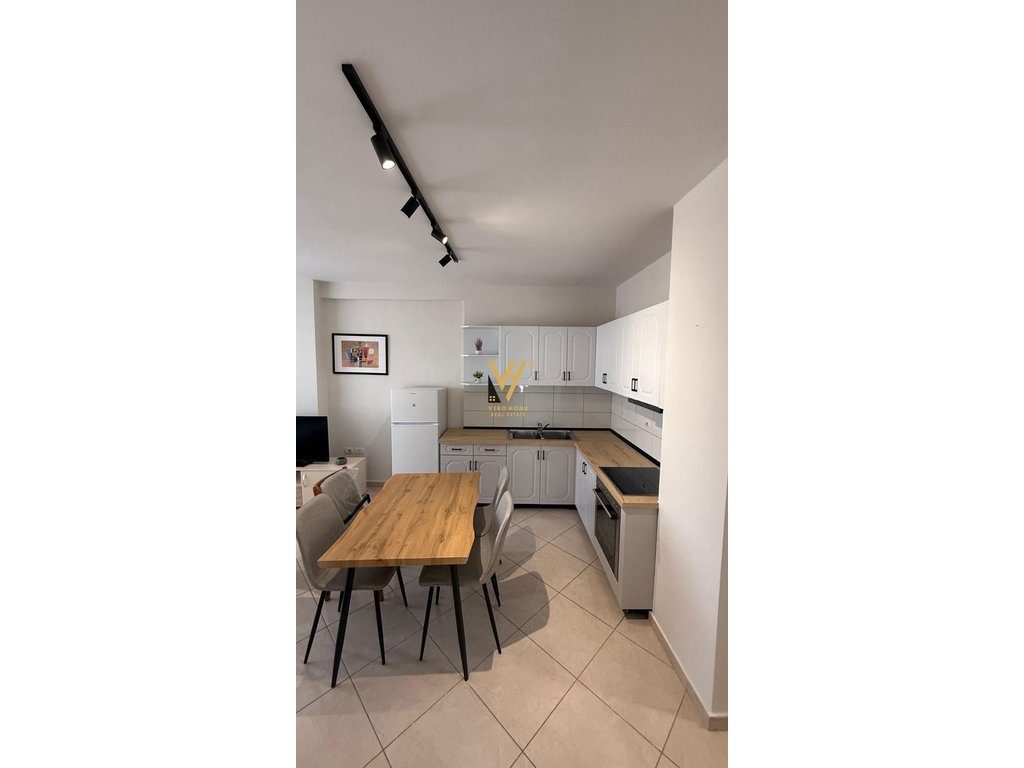 JEPET APARTAMENT 2+1 ME QERA TE ASTIR 55.000 LEKE 2