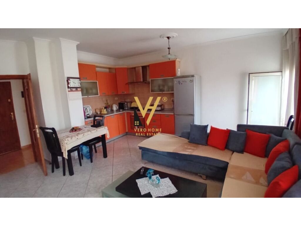 Jepet apartament 2+1+blk me qera ne Kinostudio 94 m2