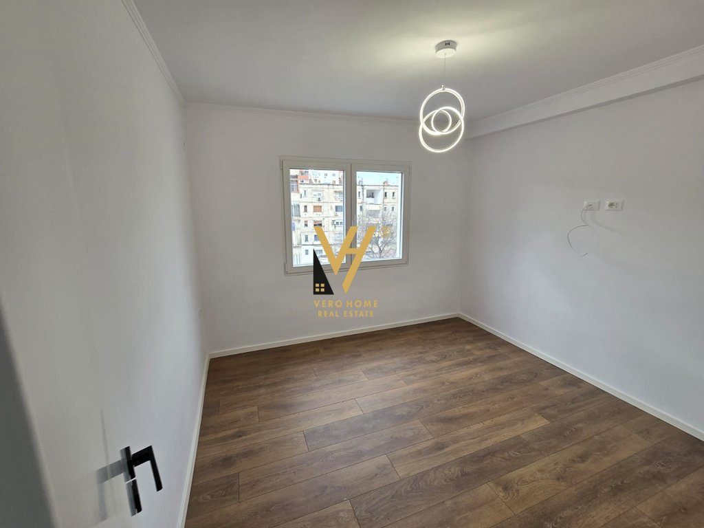 SHITET APARTAMENT 1+1 NE ALI DEM 10.800.000 LEKE 2