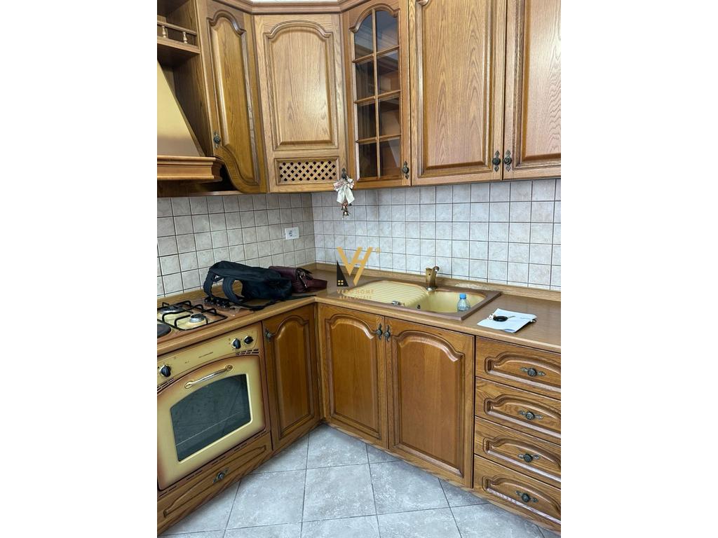 JEPET APARTAMENT ME QERA 2+1+BLK TE RRUGA E ELBASANIT 700 EURO 3