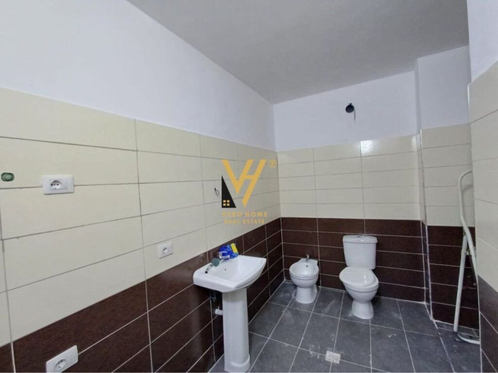 Shitet Apartament 2+1+ballkon ne Kamez 109 m2