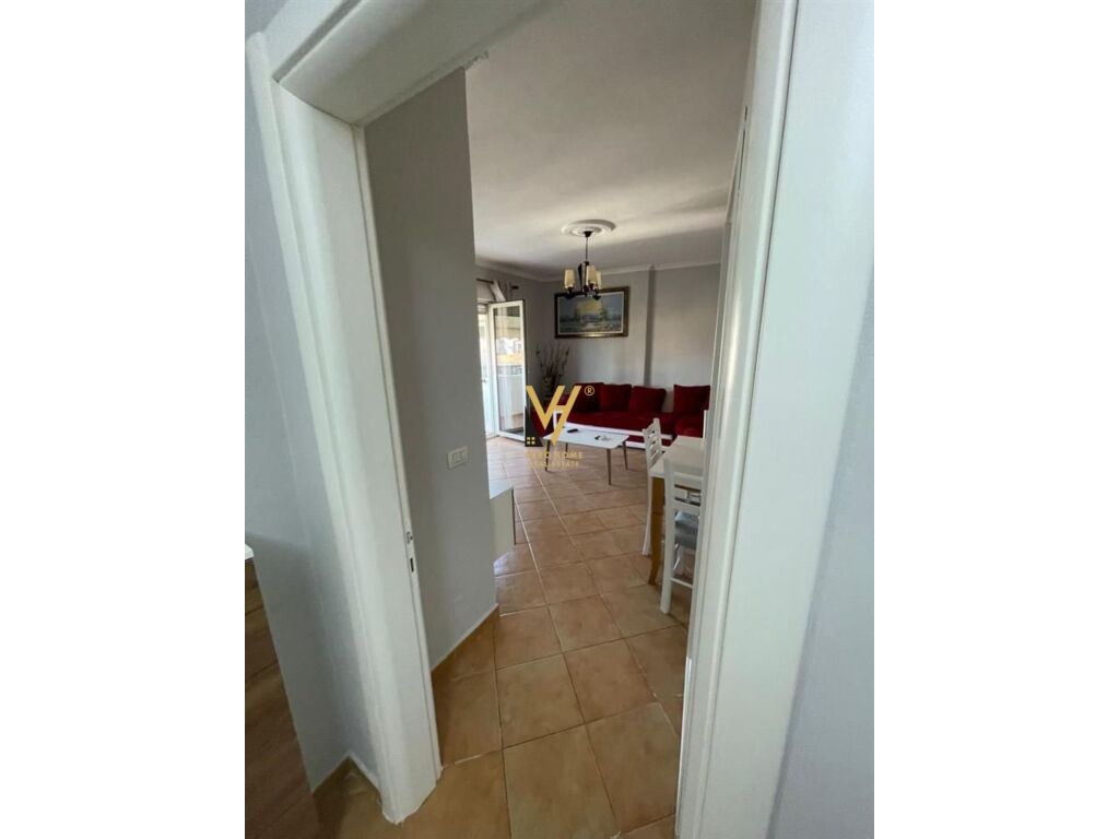 Jepet Apartament 2+1+ballkon me qera prane Stadiumit Air Albania 90 m2