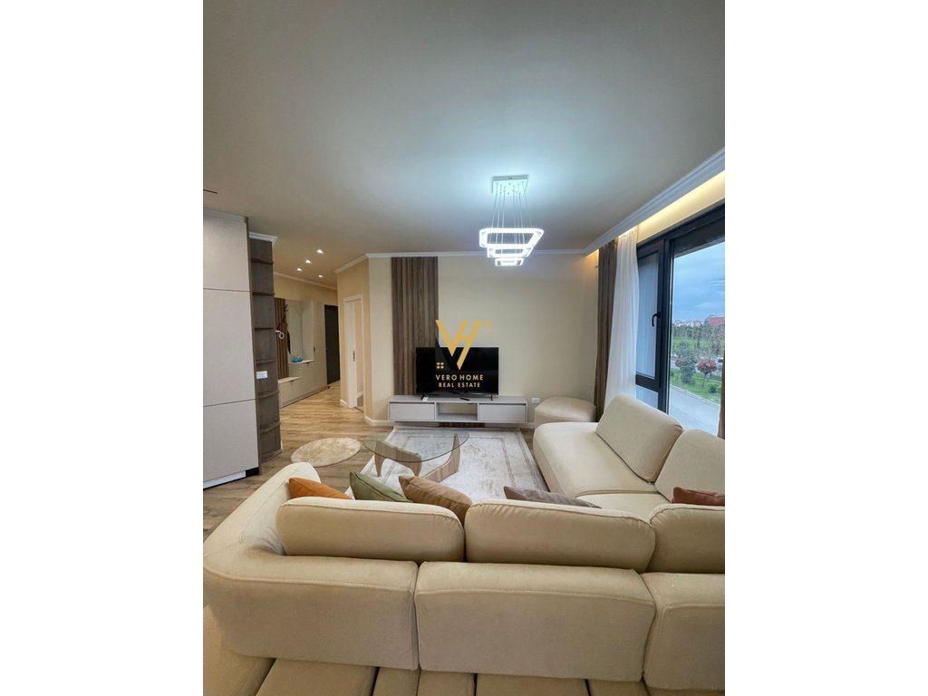 JEPET APARTAMENT 2+1+2 ME QERA TE LIQENI I THATE 1.200 EURO 2