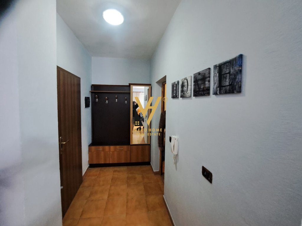 JEPET APARTAMENT 1+1+BLK ME QERA TE RRUGA MYSLYM SHYRI 45.000 LEKE 3