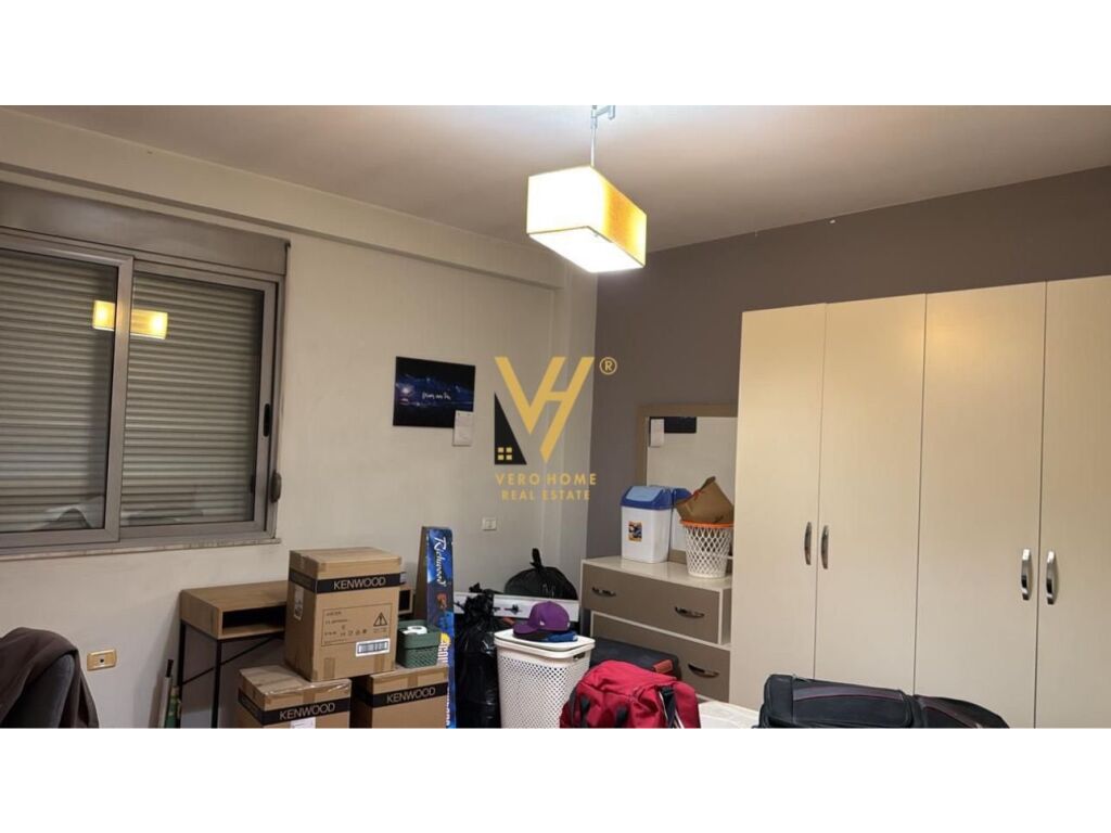 Jepet Apartament 3+1+2+ballkon me qera te Rruga e Kavajes 130 m2 3