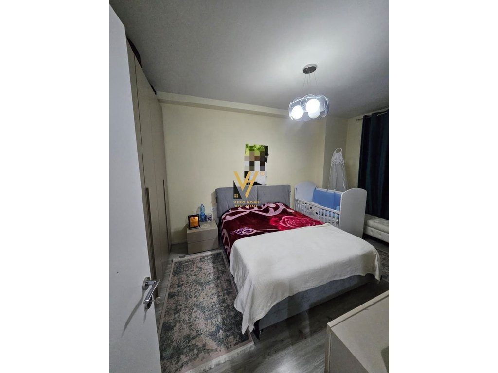JEPET APARTAMENT 1+1+BLK ME QERA YZBERISHT 45.000 LEKE 3