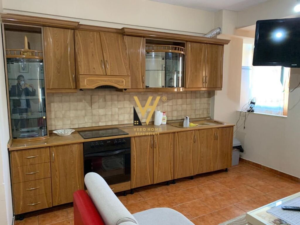 Jepet Apartament 2+1+ballkon me qera te Ish Parku 100 m2 2