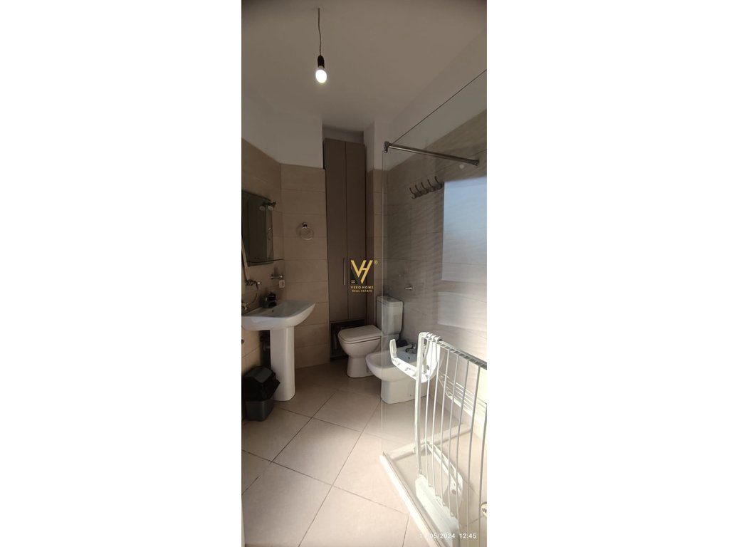 JEPET APARTAMENT 1+1 ME QERA TE FERIT XHAJKO 700 EURO 4