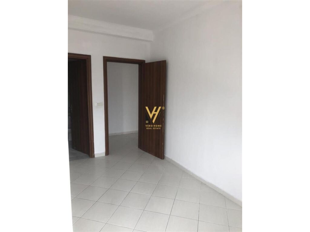 Shitet Apartament 2+1+2+ballkon te Unaza e Re 108 m2 4