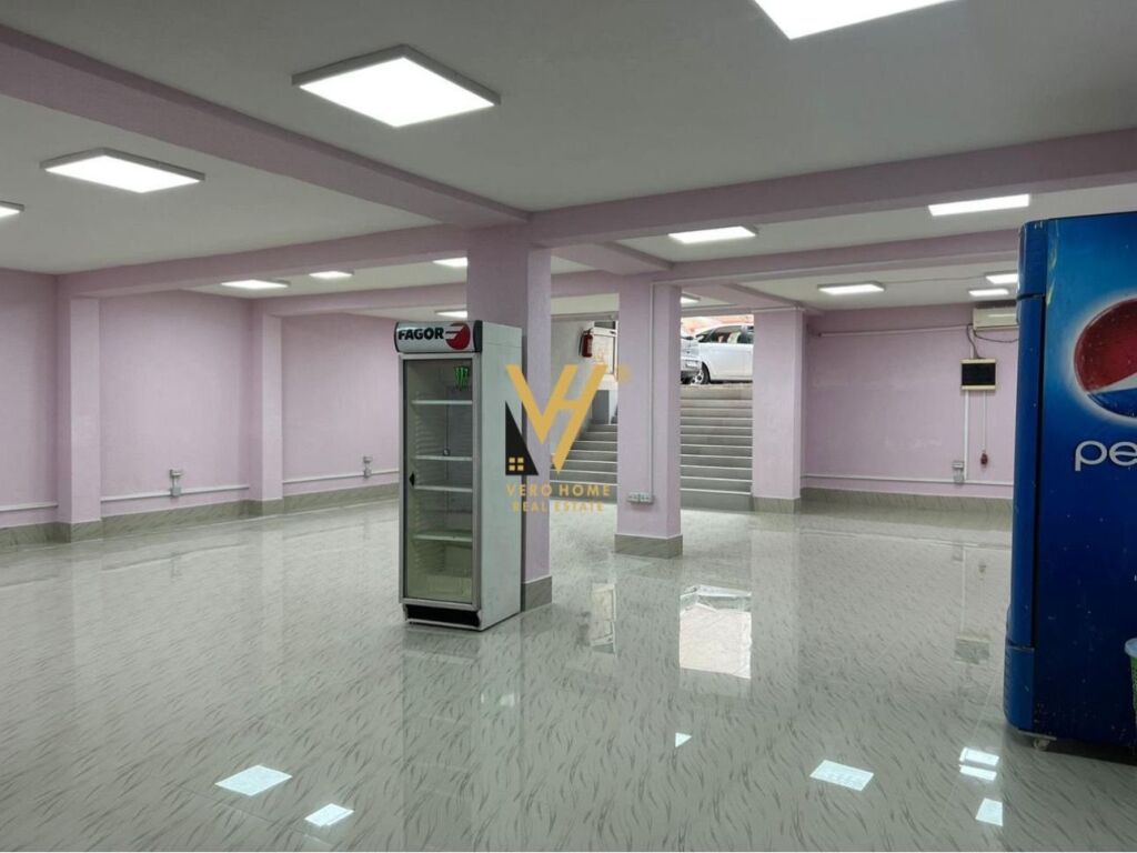 Jepet Ambient Biznesi me qera te Xhamia e Tabakeve 130 m2 2