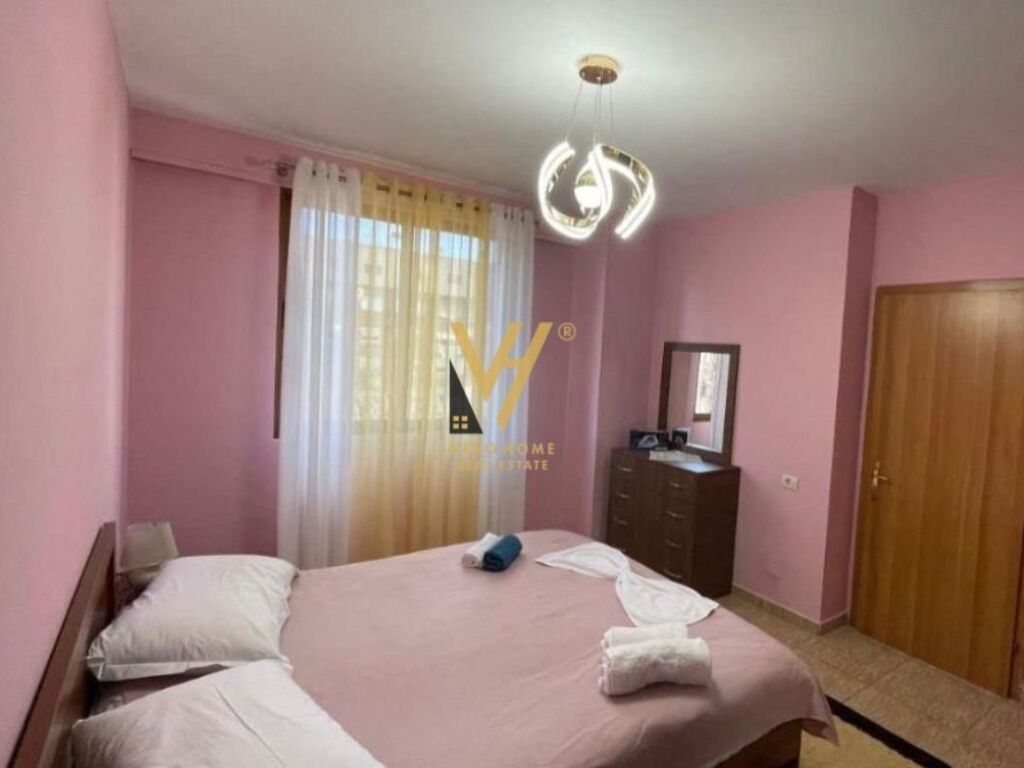 Jepet Apartament 1+1+blk me qera tek Ish Restorant Durresi 3