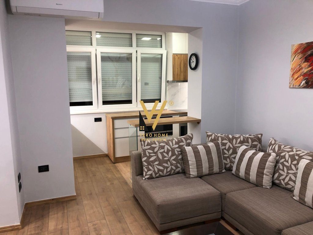 JEPET APARTAMENT 1+1+BLK ME QERA TEK MYSLYM SHYRI 65.000 LEKE 2
