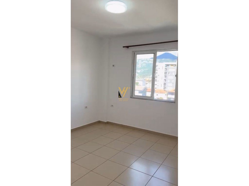 JEPET ZYRE 75 M2 ME QIRA TE 5 MAJI 350 EURO 3