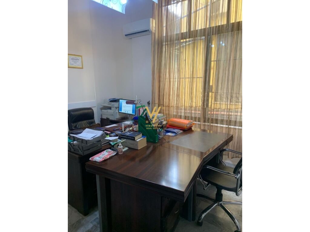 Jepet Zyre me qera te Rruga e Bogdaneve 40 m2 3