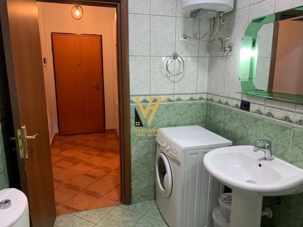 JEPET APARTAMENT 1+1+BLK ME QERA TE HARRY FULTZ 500 EURO 4