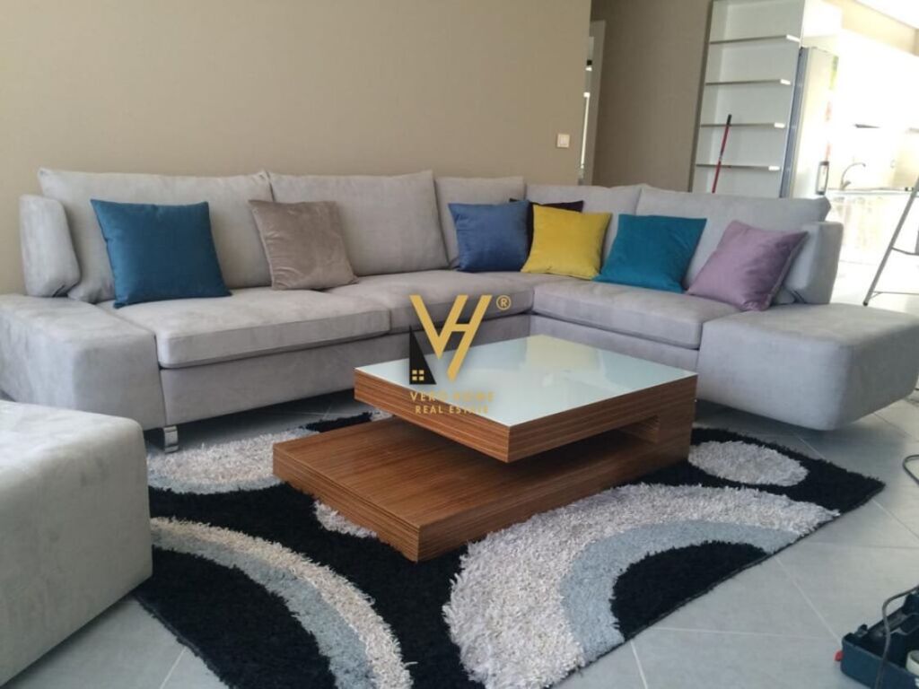 Jepet Apartament 3+1+2 me qera te Kodra e Diellit 160 m2 4