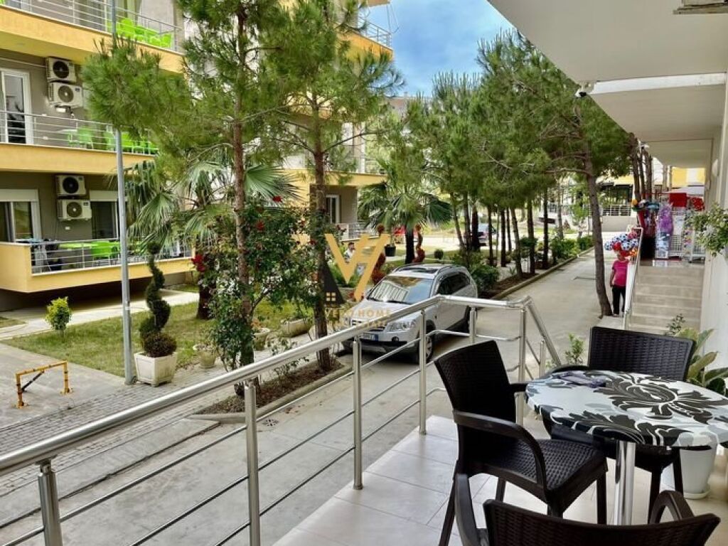 Shitet Apartament 2+1+ballkon ne Qerret 122 m2