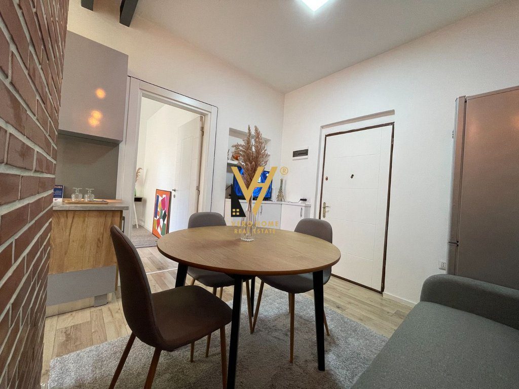 JEPET APARTAMENT 1+1 ME QIRA NE MYSLYM SHYR 60.000 LEKE 3