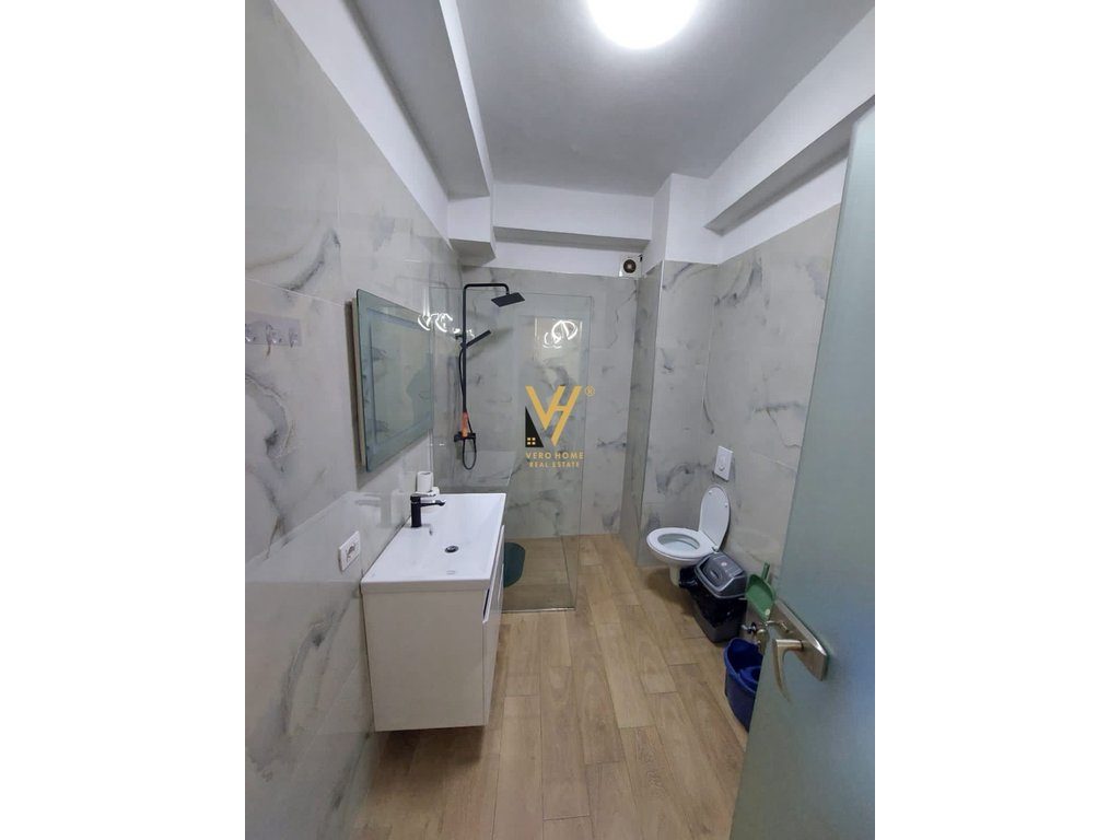 JEPET APARTAMENT 1+1+BLK ME QERA TE RRUGA BARRIKADAVE 750 EURO 4