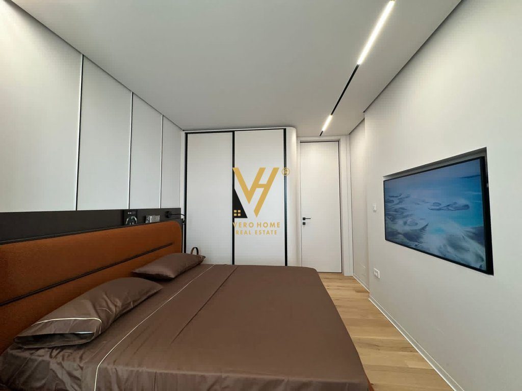 JEPET APARTAMENT 1+1+BLK ME QERA TE GOLDEN TOWER, MINE PEZA 1.200 EURO 3