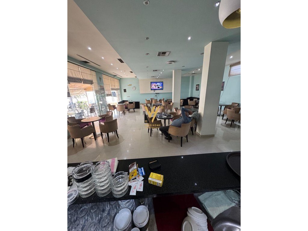 JEPET AMBIENT BIZNESI 250M2 ME QERA NE MEZEZE 1.500 EURO 1