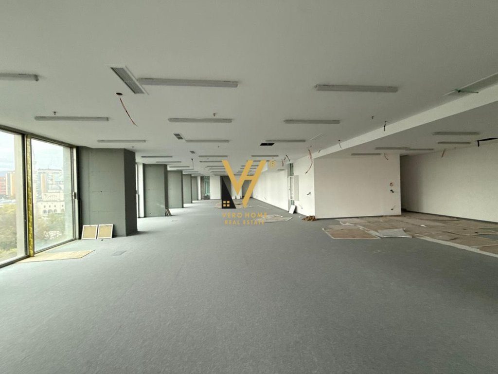 JEPET AMBIENT BIZNESI 1.570 M2 ME QIRA TE DOWNTOWN 39.300 EURO 4