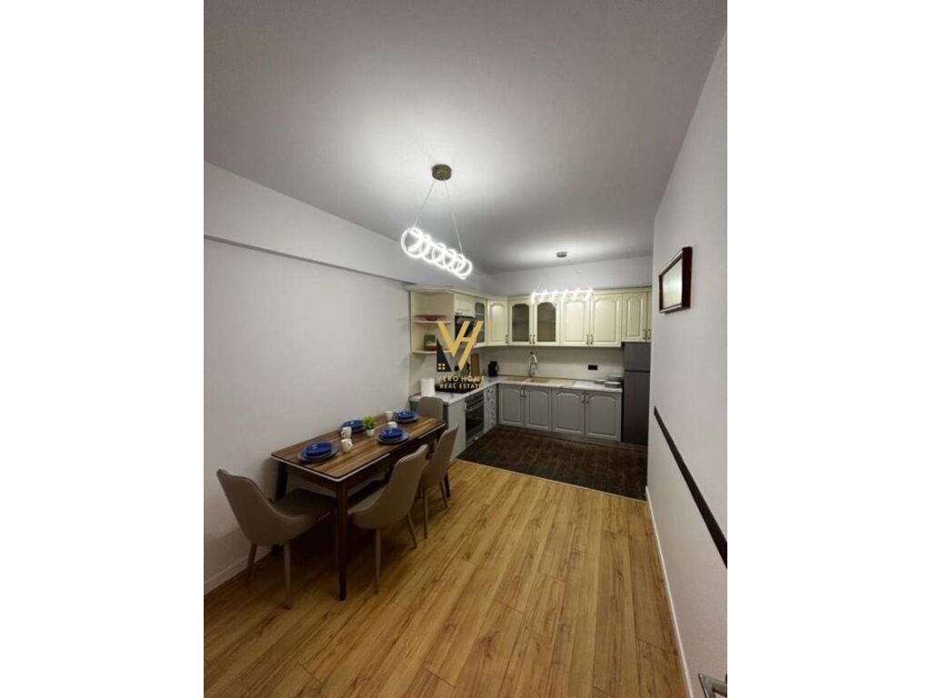 Jepet Apartament 3+1+2 me qera te Myslym Shyri 100 m2