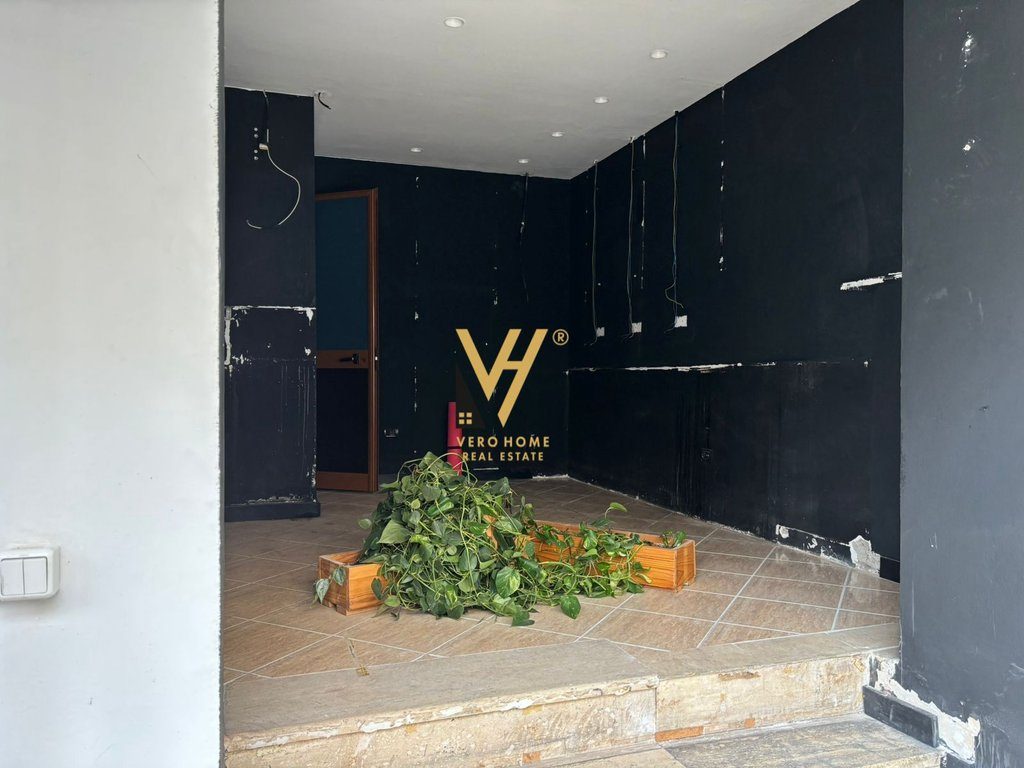 JEPET DYQAN 20 M2 ME QERA TE RRUGA ELBASANIT 60.000 LEKE 1