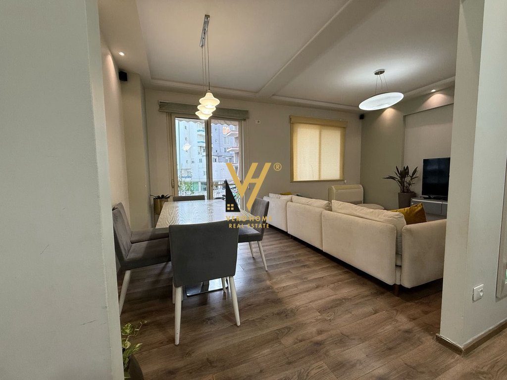 JEPET APARTAMENT 2+1+BLK ME QERA TE KOPSHTI BOTANIK 750 EURO 2