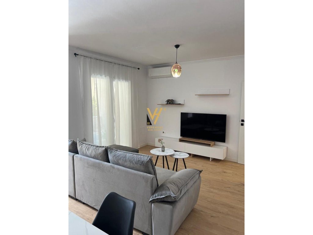 JEPET APARTAMENT 2+1+BLK ME QIRA TE BLV. ZOGU I 1, 950 EURO