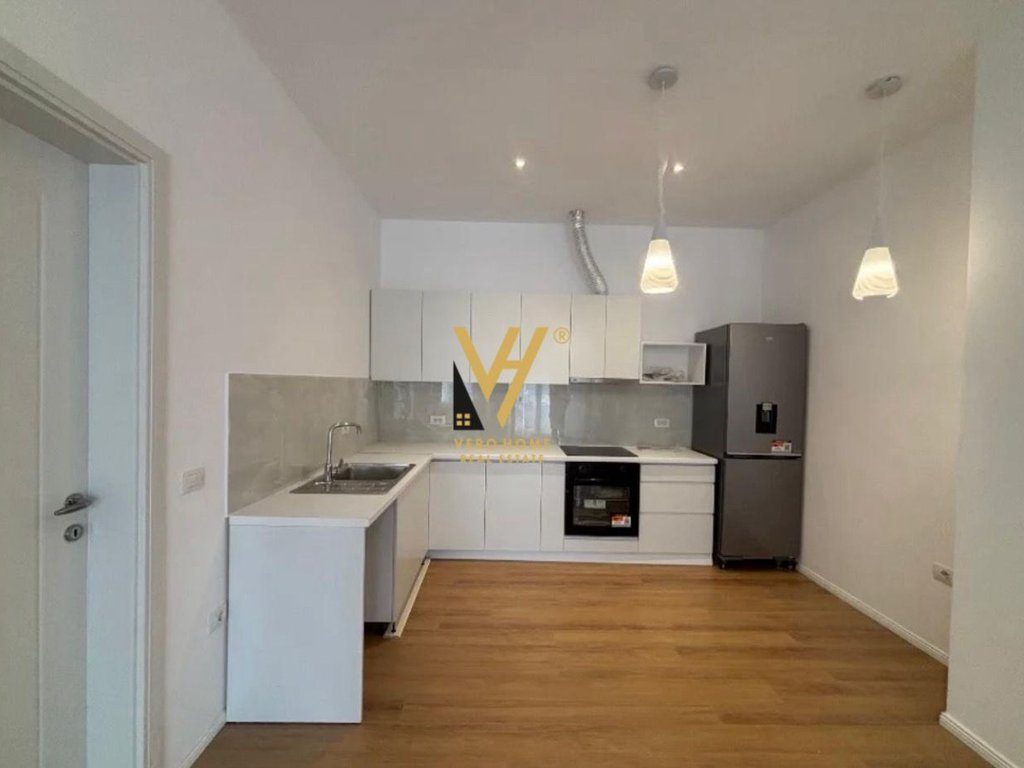 JEPET APARTAMENT 1+1 ME QERA TE ALI DEMI 50.000 LEKE 2