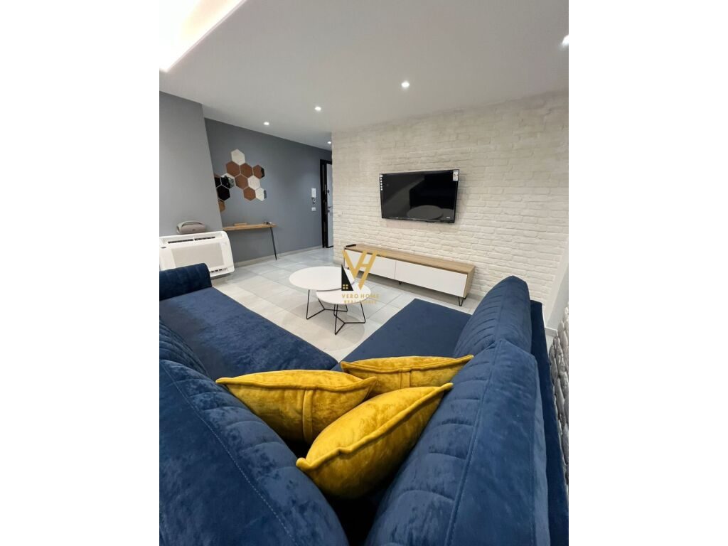 Jepet Apartament 2+1+2+post parkimi me qera te Kodra e Diellit 110 m2 4