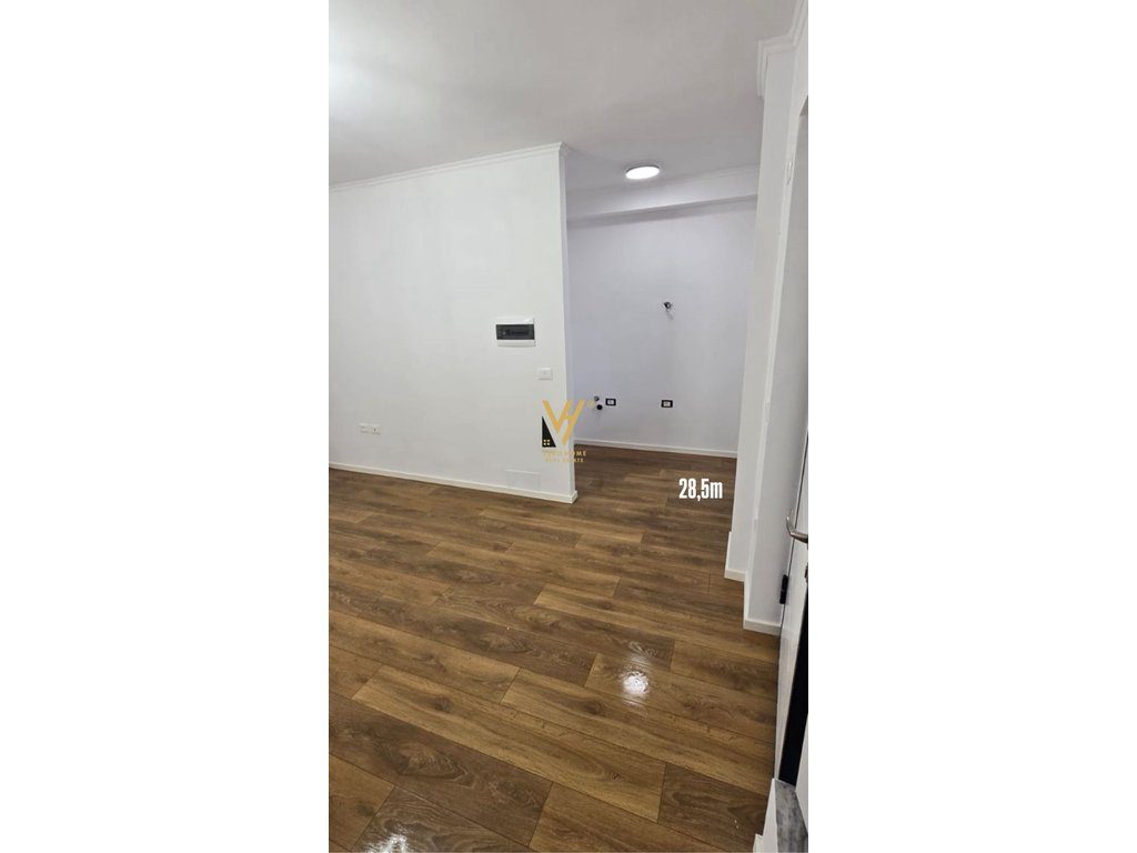 SHITET GARSONIERE 28.5 M2 TE STADIUMI DINAMO 80.000 EURO 2