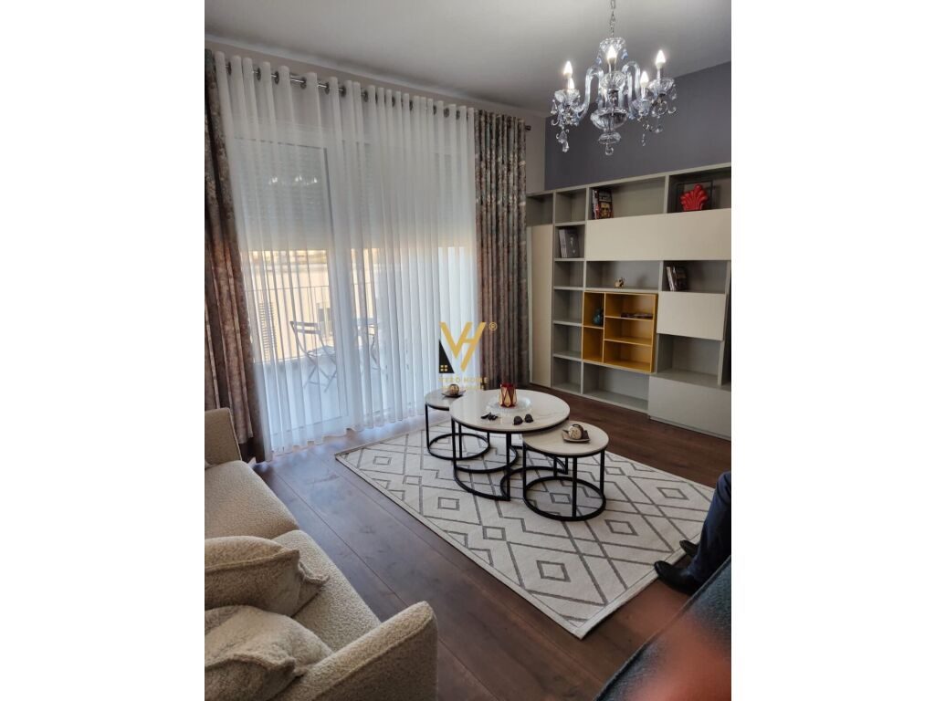 Jepet Apartament 3+1+2+dy poste parkimi Liqeni Artifical 120 m2