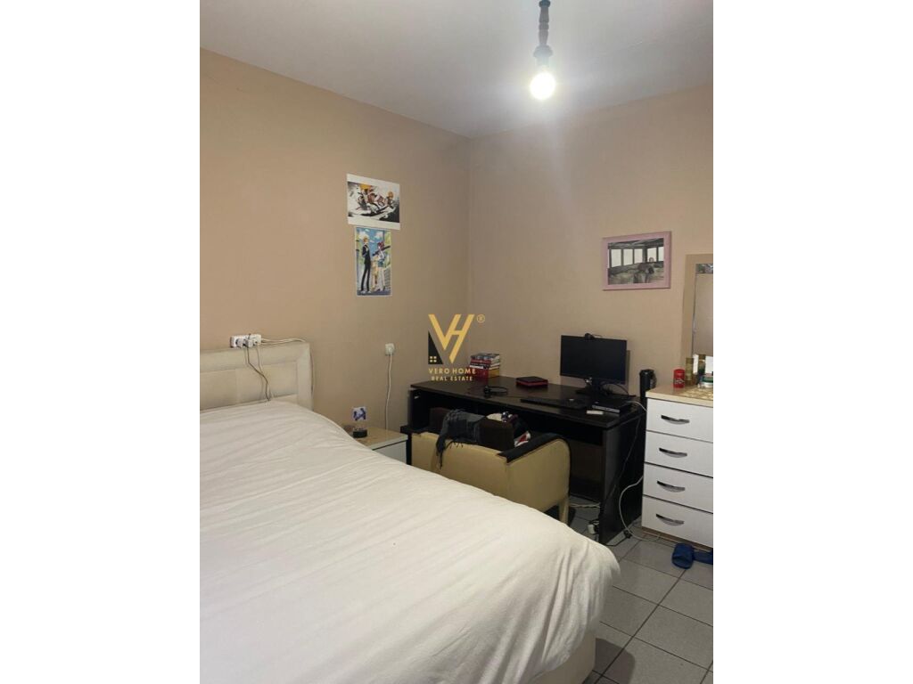Shitet vile tre katshe ne Fresk 1.150 m2 4