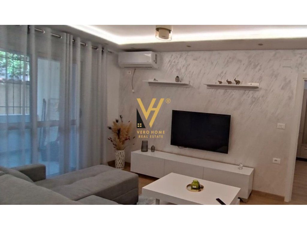JEPET APARTAMENT 2+1+BLK ME QIRA TE RRUGA BARDHOK BIBA 800 EURO 1