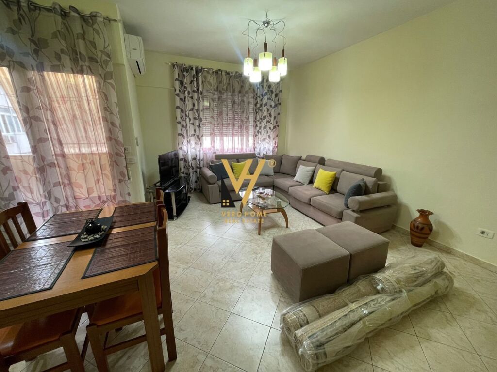 Jepet Apartament 2+1+2+ballkon me qera te Kompleksi Kristal 106 m2
