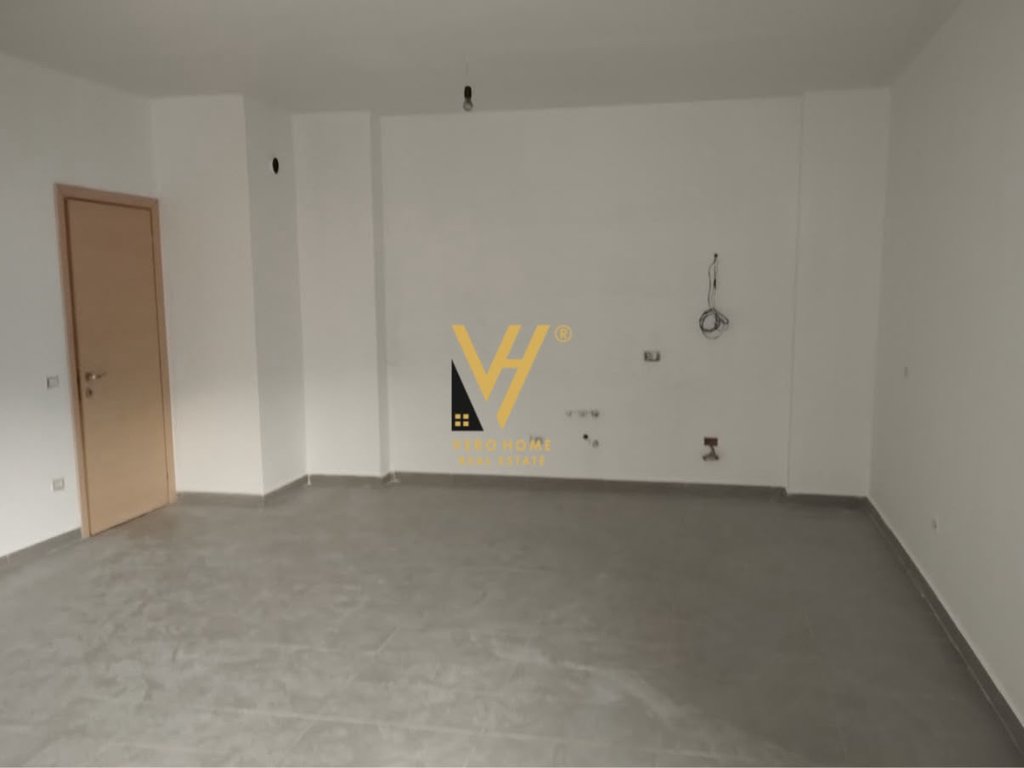JEPET ZYRE 80 M2 ME QIRA NE KINOSTUDIO 50.000 LEKE 3