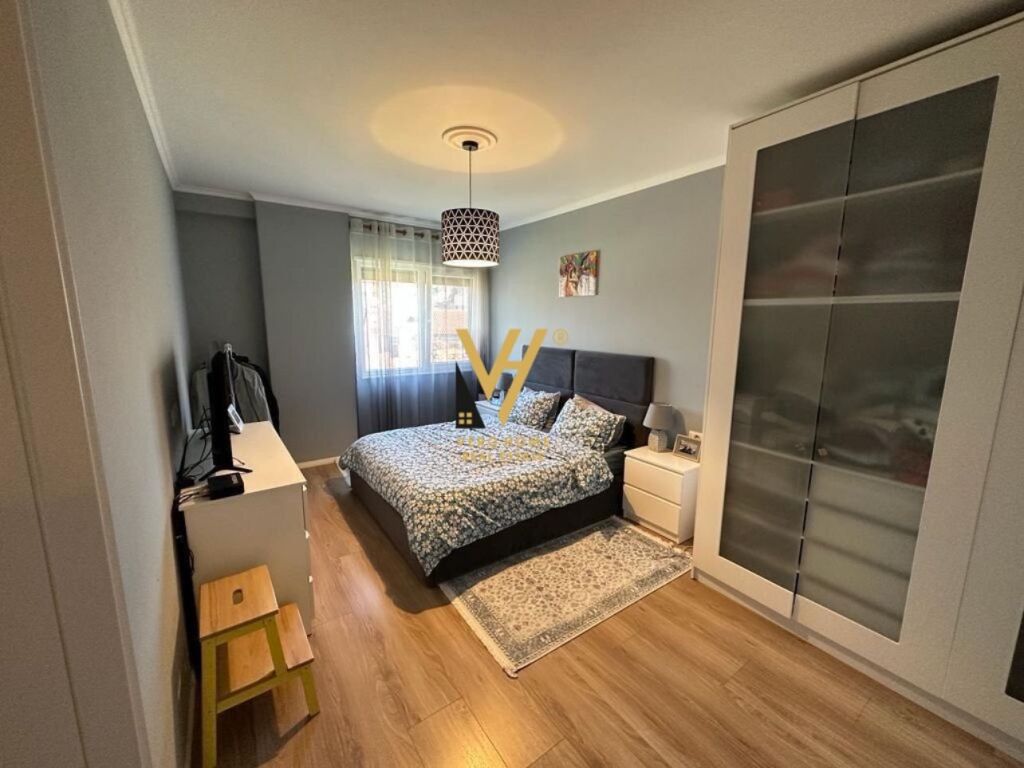 Shitet Apartament 2+1+2+ballkon te Rruga Dritan Hoxha 109 m2 4