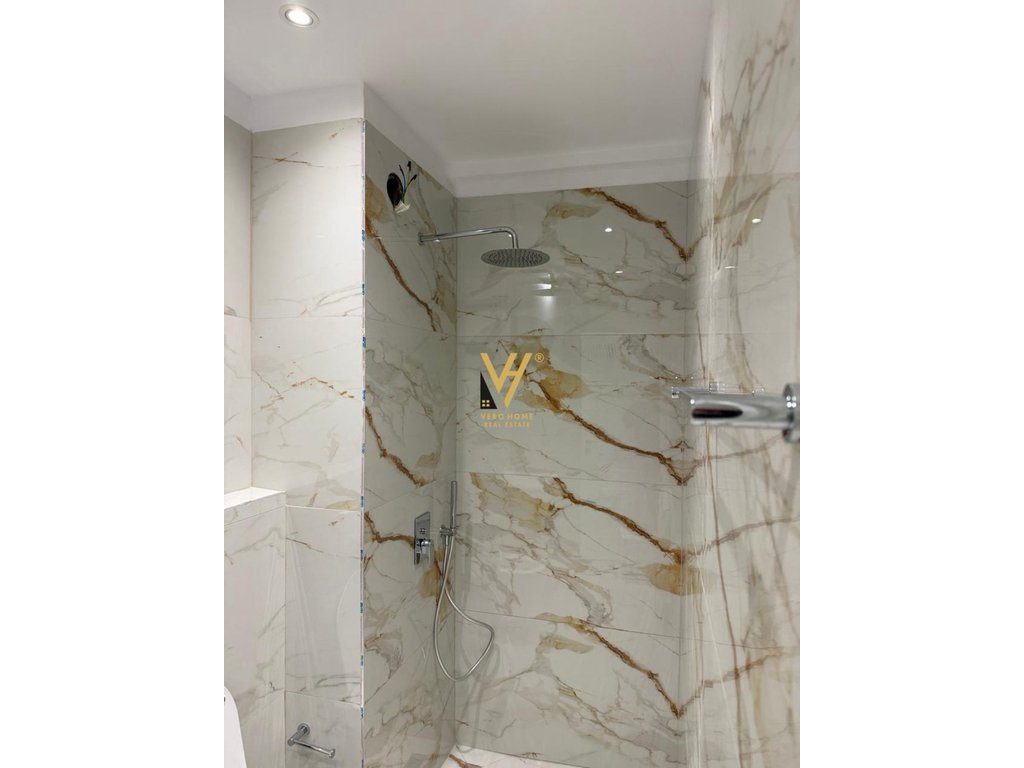 SHITET AMBIENT BIZNESI 55 M2 TE STACIONI I TRENIT 143.000 EURO 4