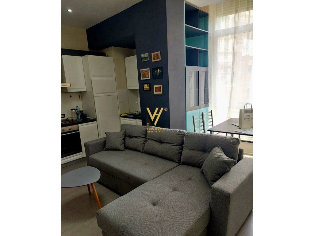 JEPET APARTAMENT 1+1 ME QERA PRANE LICEUT 600 EURO