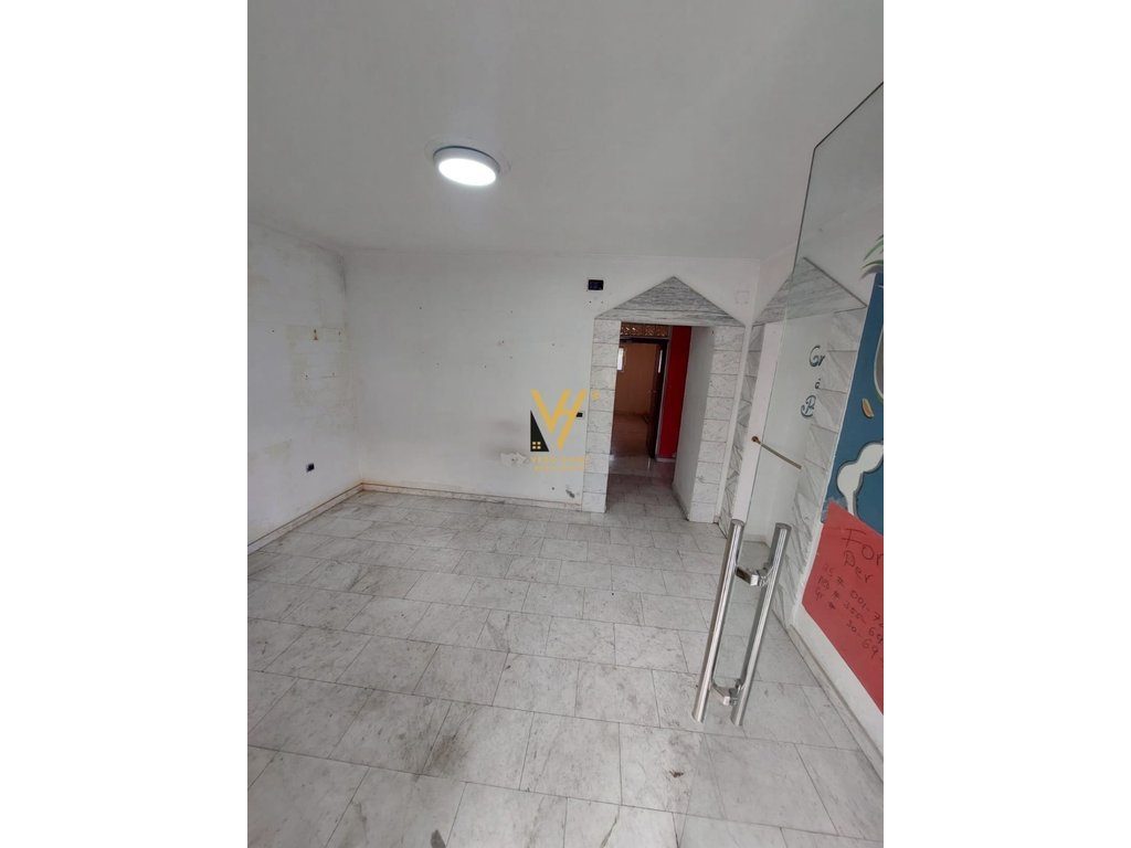 JEPET DYQAN 35 M2 ME QERA TE RRUGA E DURRESIT 55.000 LEKE 2