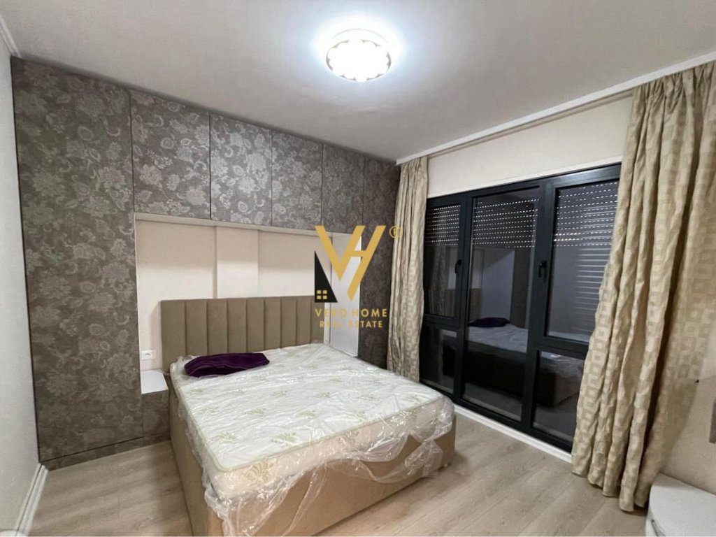 JEPET APARTAMENT 2+1 TEK ISH TREGU ELEKTRIK 650 EURO 3
