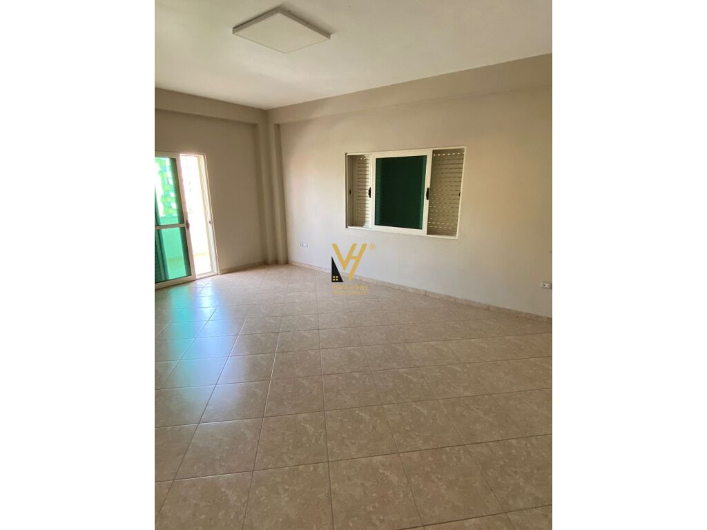 Jepet Zyre me qera ne Selite 230 m2 2