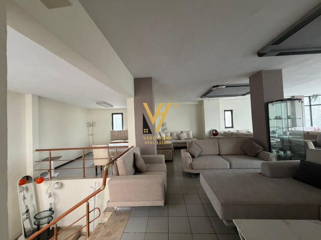 JEPET GODINE BIZNESI 360M2 ME QIRA TE STACIONI TRENIT 750.000 LEKE 3