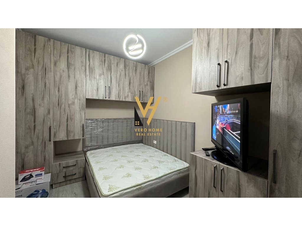 JEPET APARTAMENT 1+1+BLK ME QERA TEK PAZARI I RI 650 EURO 3