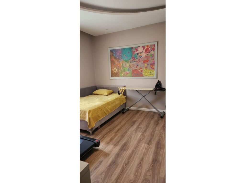 Jepet apartament 2+1+blk+post parkimi me qera te Ish Fusha e Aviacionit 103 m2 3