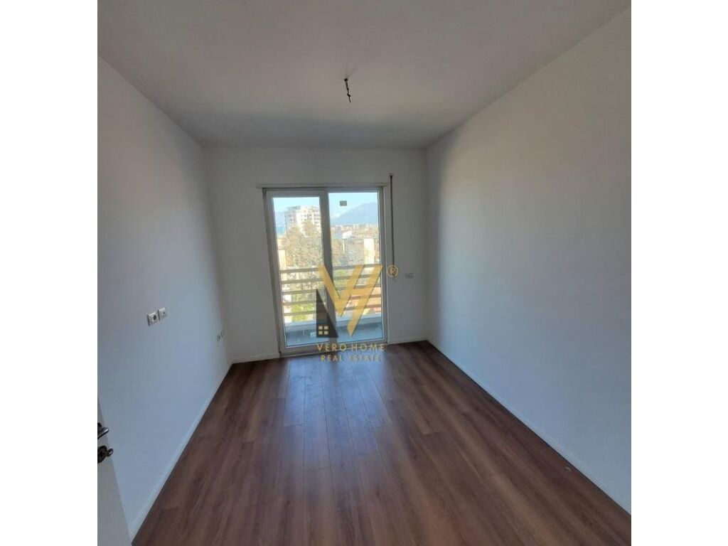 Shitet apartament 2+1 ne Laprake 110 m2